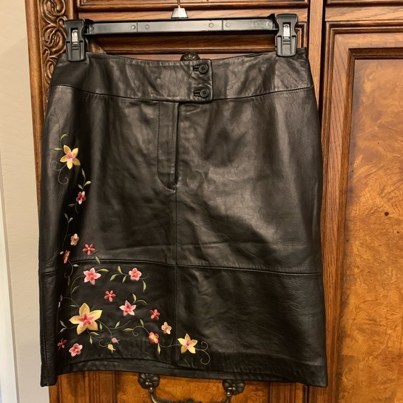 Alfani Dresses & Skirts - Alfani Real Leather Embroidered Black Skirt. Size 8